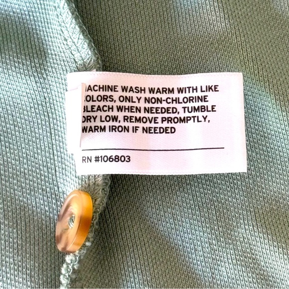 Duluth Trading Co Size Large Relaxed Fit Green Polo Shirt NWOT (never worn) - Picture 4 of 4